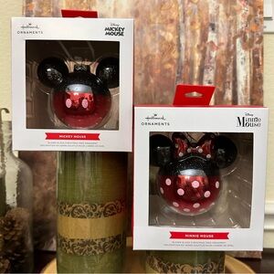 NWT-Set of 2 Hallmark Mickey & Minnie Mouse Icon Ears Blown Glass Ornaments